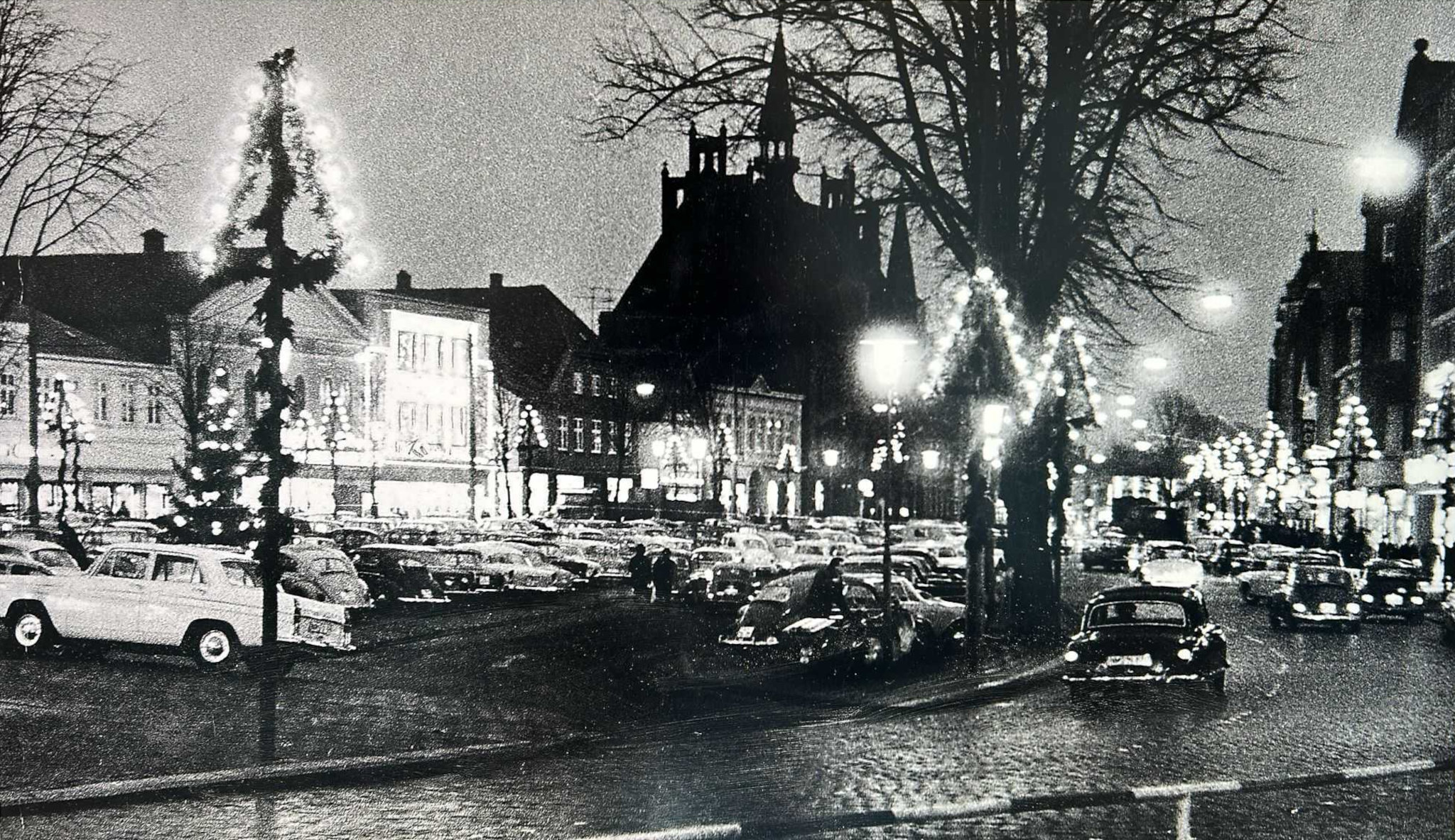 Adventskalender 2025 - Historische Aufnahmen vom Großflecken (Walter Erben)